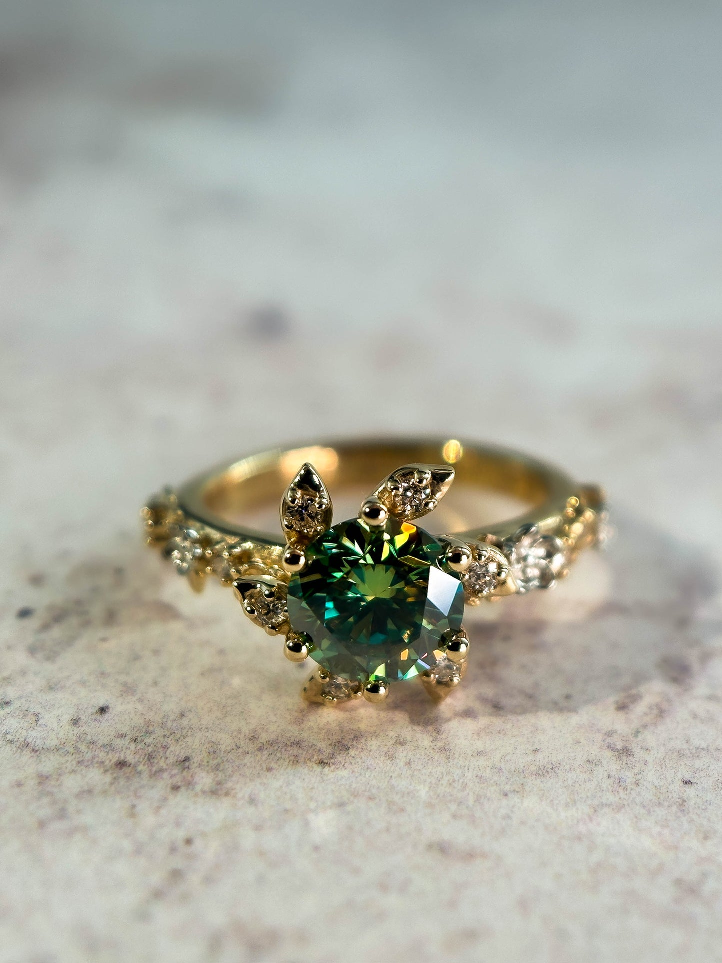 Anillo flores en oro amarillo y oro blanco 14k