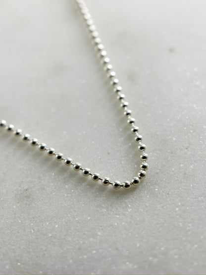 Cadena estilo puntos en plata